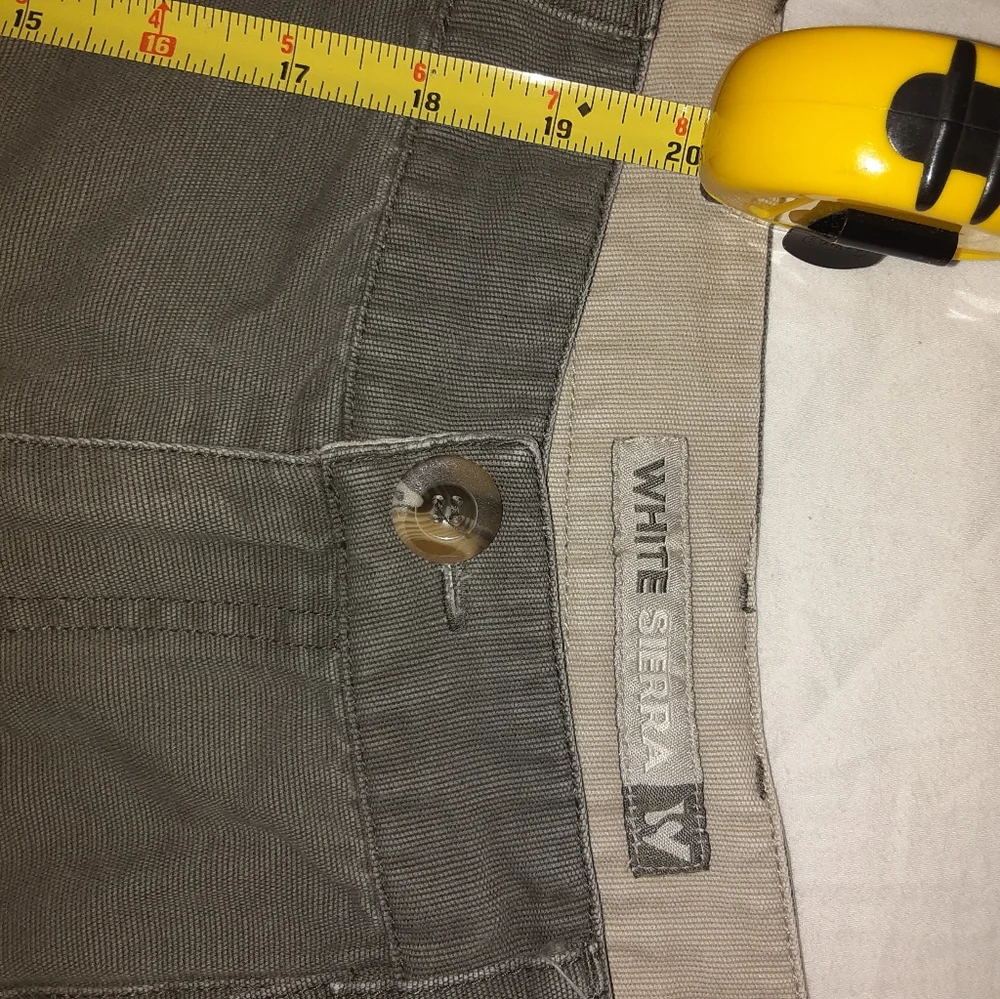 Cargo Shorts 38 waist - Picture 2 of 9